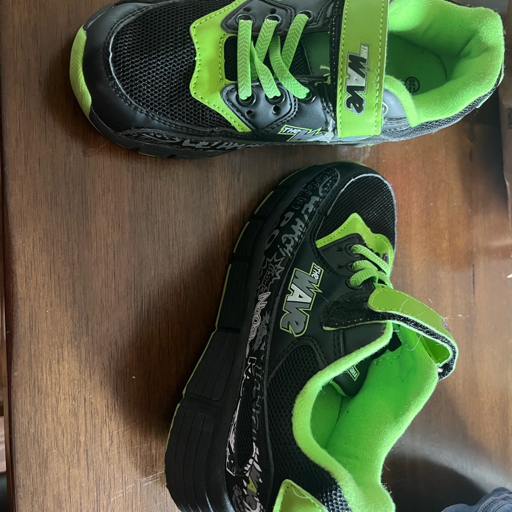 Boys heely tennis shoes